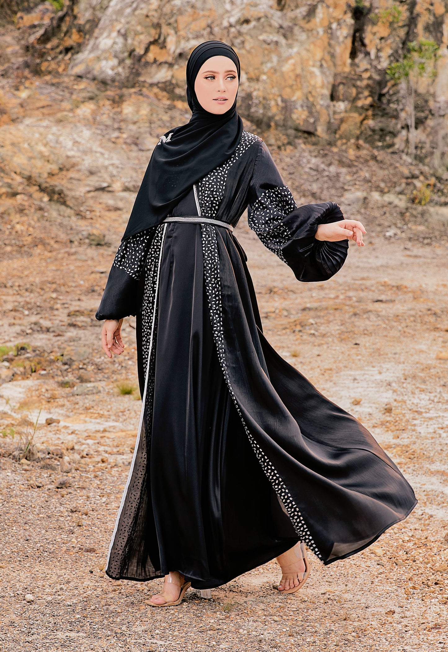 ZAHEERA ABAYA 2.0 - BLACK
