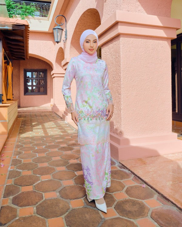 RIENA KURUNG